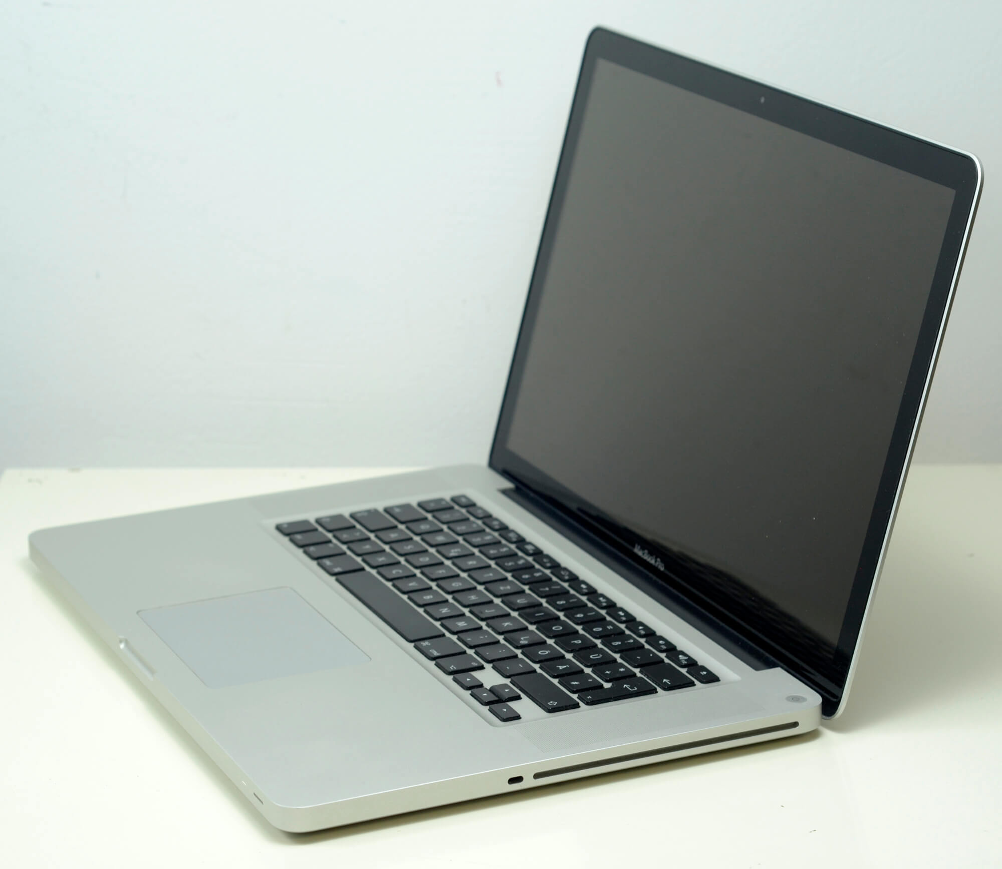 Apple MacBook Pro 2.3 refurbished, i7-3615QM,15 inch, MD103LL/A